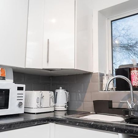 Home In Failsworth Манчестер Экстерьер фото