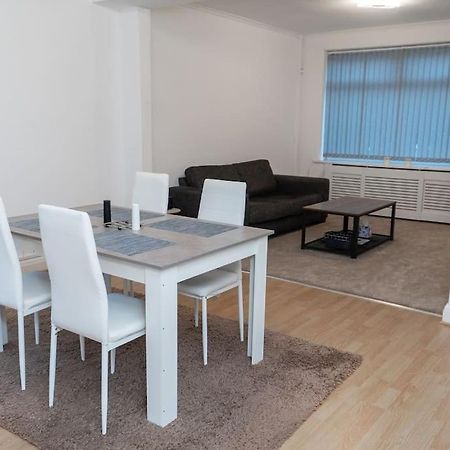 Home In Failsworth Манчестер Экстерьер фото